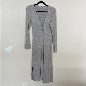 American Eagle Outfitters Long Gray Buttoned V-Neck Long Sleeve Cardigan